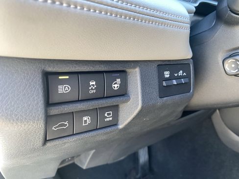 Used 2020 Toyota Avalon Limited w/ Advanced Safety Package FWD image 19