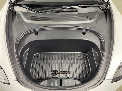 Used 2023 Tesla Model 3 Standard Range RWD image 9