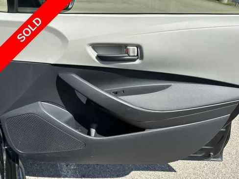 Used 2022 Toyota Corolla LE FWD image 19
