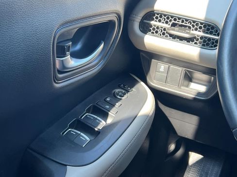 Used 2025 Honda HR-V EX-L image 23