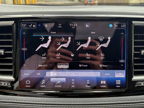 Used 2026 Chrysler Pacifica Limited FWD image 38