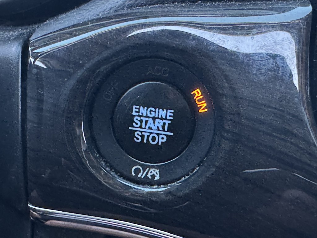 Used 2019 Jeep Grand Cherokee Overland AWD/4WD image 21