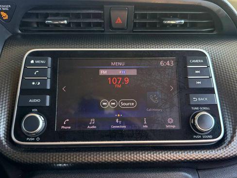 Used 2018 Nissan Kicks SV FWD image 18