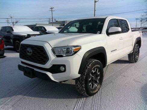 Used 2021 Toyota Tacoma TRD Off-Road w/ Technology Package image 7