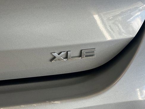 Certified 2024 Toyota Highlander XLE FWD image 29