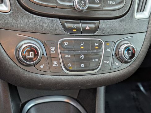 Used 2022 Chevrolet Malibu LT image 26