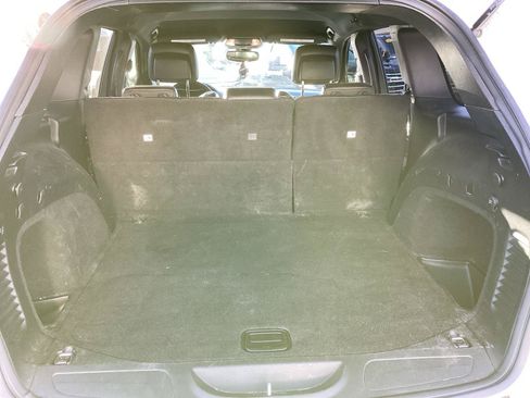 Used 2020 Jeep Grand Cherokee Altitude RWD image 4