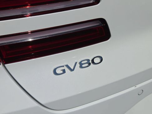 Certified 2025 Genesis GV80 2.5T Standard AWD/4WD image 11