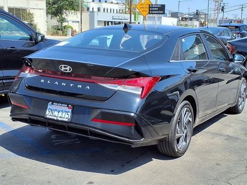 Certified 2024 Hyundai Elantra SEL w/ Convenience Package FWD image 4