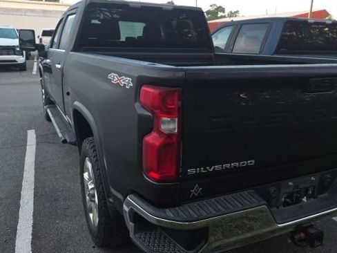 Used 2020 Chevrolet Silverado 2500 LTZ AWD/4WD image 13