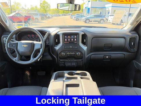 Used 2020 Chevrolet Silverado 1500 Custom w/ Custom Value Package AWD/4WD image 18
