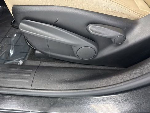 Used 2015 Jeep Cherokee Latitude w/ Cold Weather Group image 15