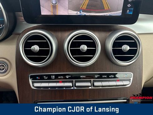 Used 2022 Mercedes-Benz GLC 300 4MATIC image 30