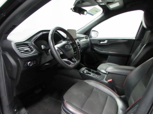 Certified 2025 Ford Escape ST-Line Select AWD/4WD image 13