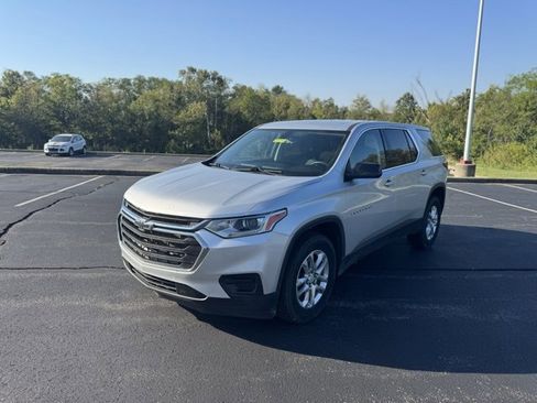 Used 2021 Chevrolet Traverse LS image 7