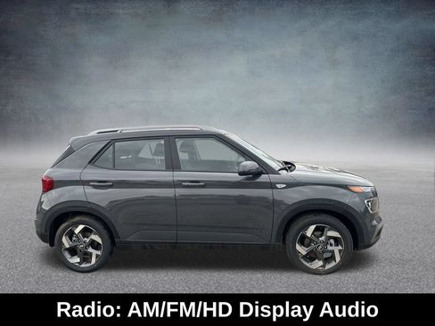 Used 2026 Hyundai Venue SEL FWD image 7