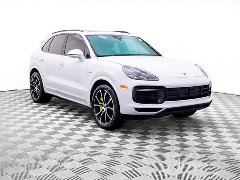Used 2023 Porsche Cayenne Turbo S w/ Premium Package Plus AWD/4WD image 7