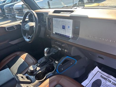 Used 2023 Ford Bronco Outer Banks AWD/4WD image 12