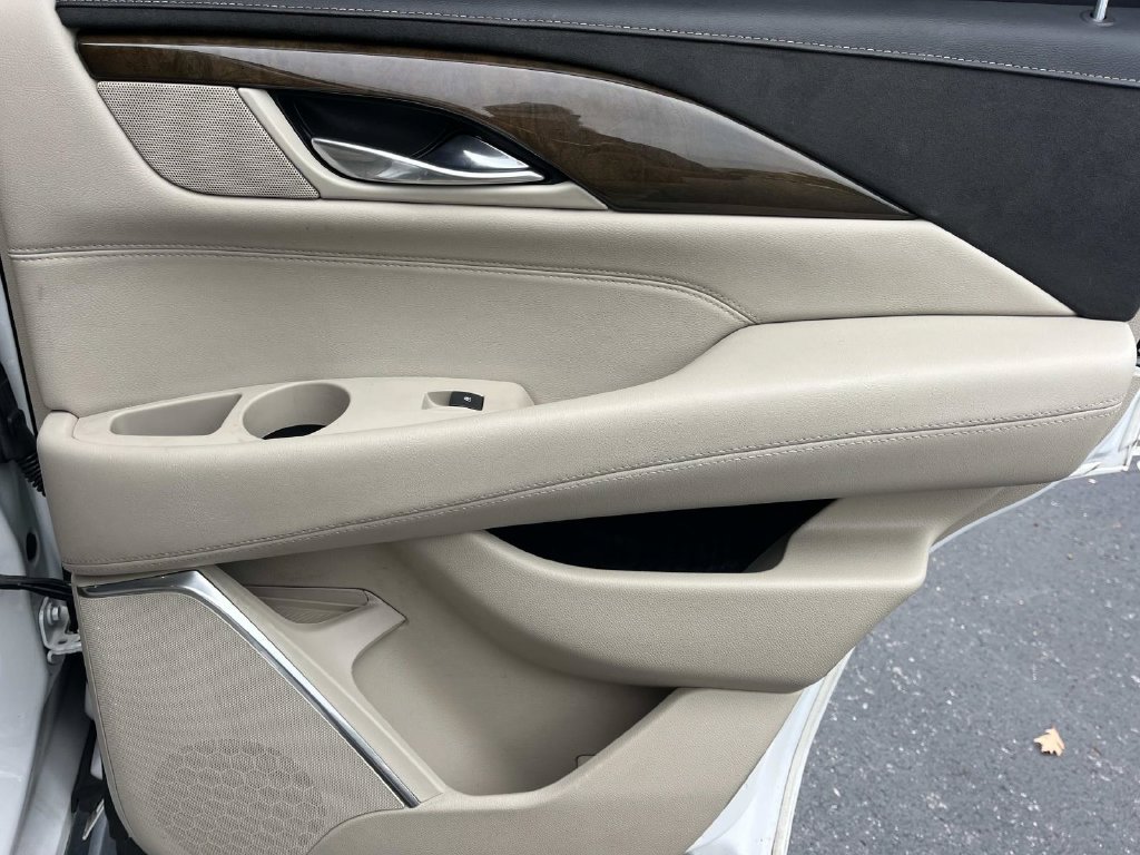 Used 2019 Cadillac Escalade Luxury RWD image 25