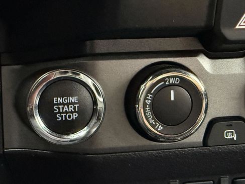 Certified 2021 Toyota Tacoma TRD Off-Road image 22