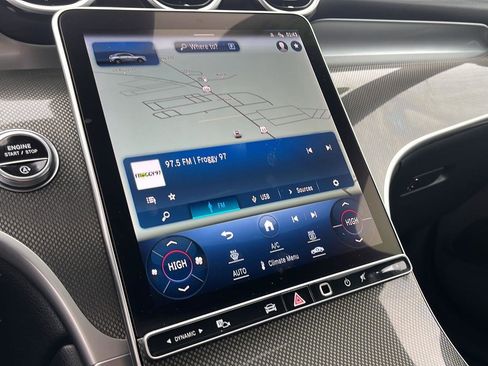 Used 2024 Mercedes-Benz GLC 300 4MATIC image 17