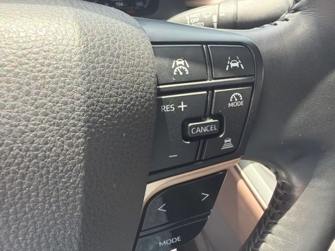 Used 2023 Toyota Crown AWD/4WD image 10
