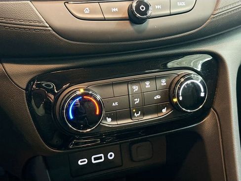 Used 2022 Buick Encore GX Preferred w/ Cold Weather Comfort Package image 16