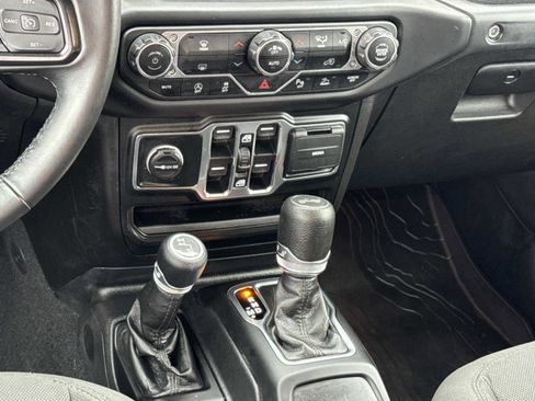 Used 2021 Jeep Wrangler Unlimited Sport image 4