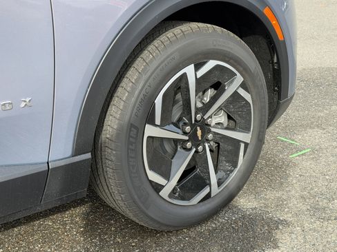 New 2026 Chevrolet Equinox EV LT image 34