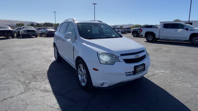 Used 2014 Chevrolet Captiva Sport LT FWD image 2