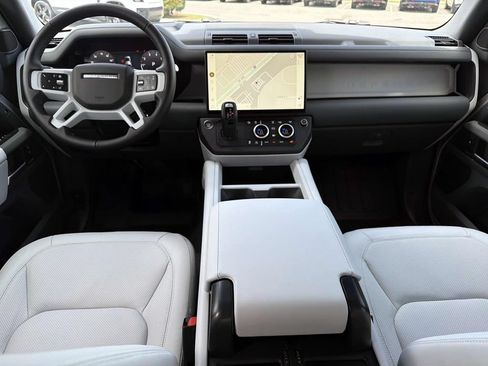New 2026 Land Rover Defender 110 X-Dynamic SE AWD/4WD image 14