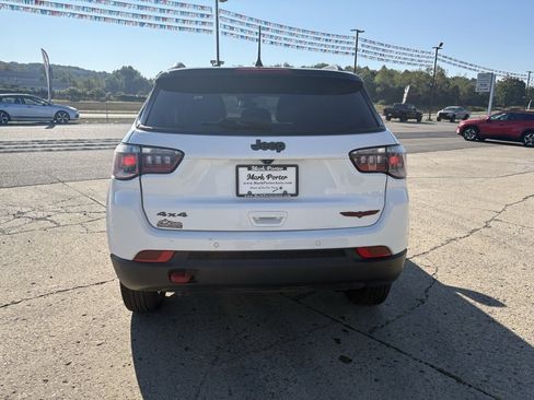 Used 2023 Jeep Compass Trailhawk AWD/4WD image 4