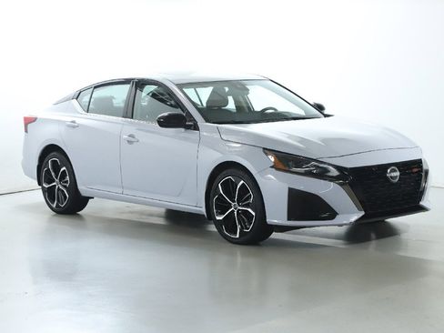 Certified 2024 Nissan Altima 2.5 SR w/ SR Premium Package image 1