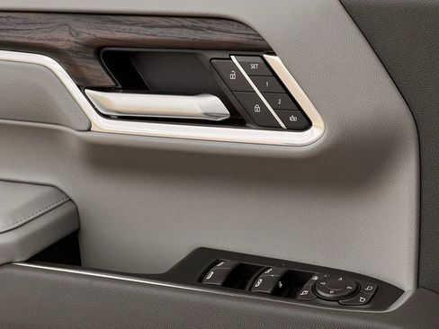 New 2026 GMC Sierra 1500 SLT image 18