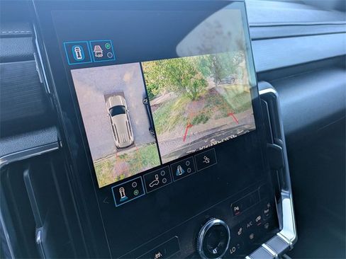 Used 2024 GMC Acadia Elevation image 10