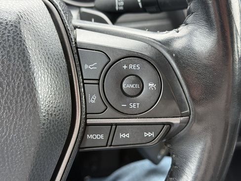 Used 2022 Toyota Camry SE image 40