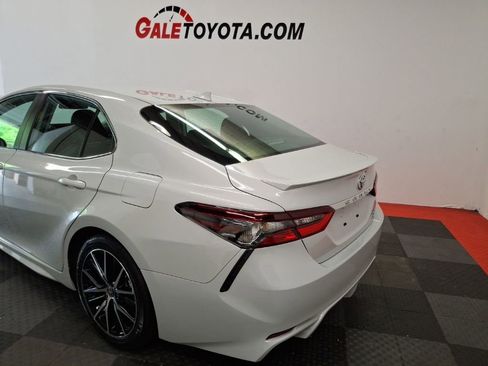 Used 2023 Toyota Camry SE AWD/4WD image 7