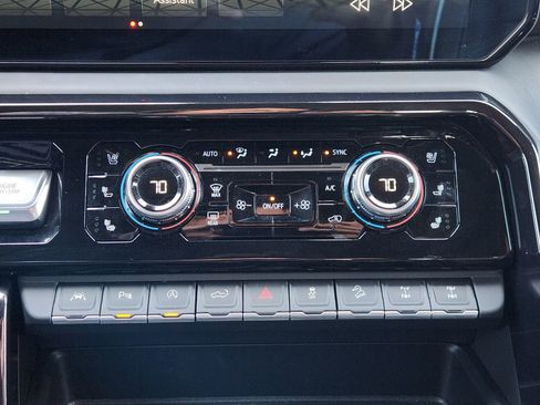 Used 2024 GMC Sierra 1500 AT4X image 22