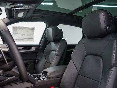 New 2026 Porsche Cayenne AWD/4WD image 5