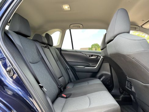 Used 2025 Toyota RAV4 XLE AWD/4WD image 27