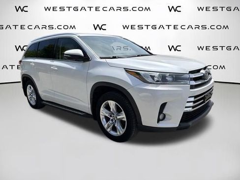 Used 2017 Toyota Highlander Limited AWD/4WD image 2