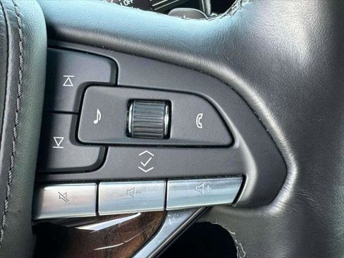 Used 2024 Cadillac Escalade ESV Premium Luxury Platinum image 22