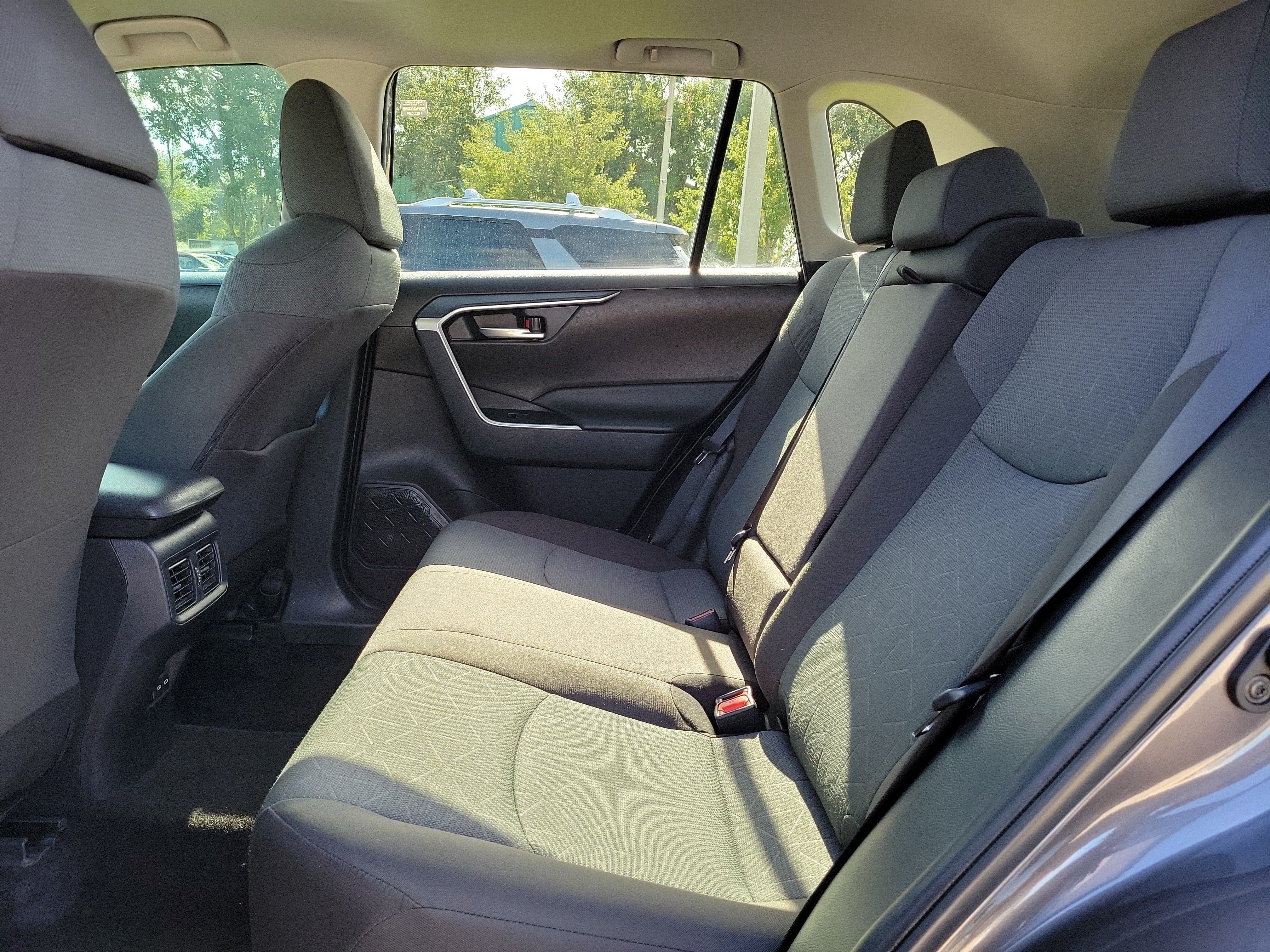 Used 2024 Toyota RAV4 XLE w/ Convenience Package FWD image 20