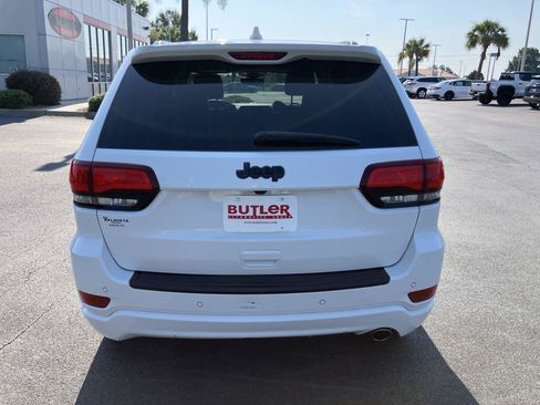 Used 2019 Jeep Grand Cherokee Altitude RWD image 4