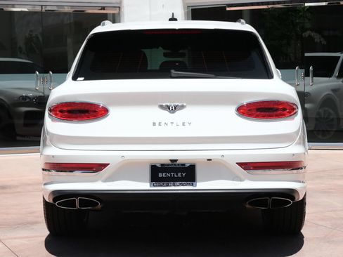 Used 2023 Bentley Bentayga AWD/4WD image 20