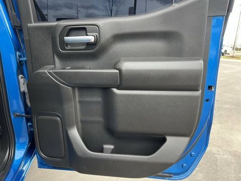 Used 2022 Chevrolet Silverado 1500 Custom Trail Boss w/ LPO, Dark Essentials Package image 12