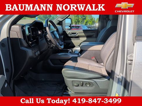 Used 2025 Chevrolet Silverado 2500 ZR2 w/ Technology Package AWD/4WD image 20