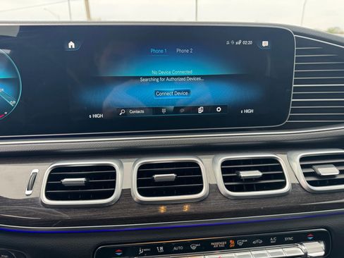 Used 2020 Mercedes-Benz GLE 350 4MATIC w/ Premium Package image 16