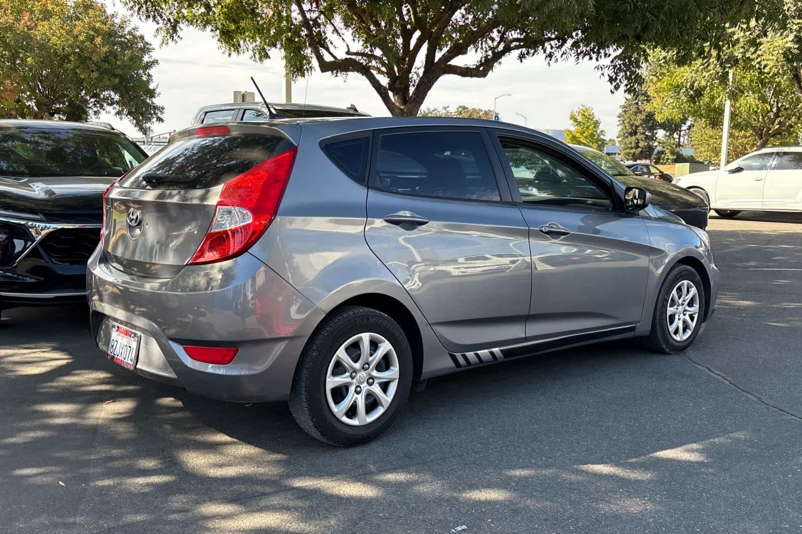 Used 2014 Hyundai Accent GS FWD image 2