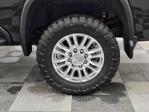 Used 2022 Chevrolet Silverado 3500 High Country w/ Technology Package image 18